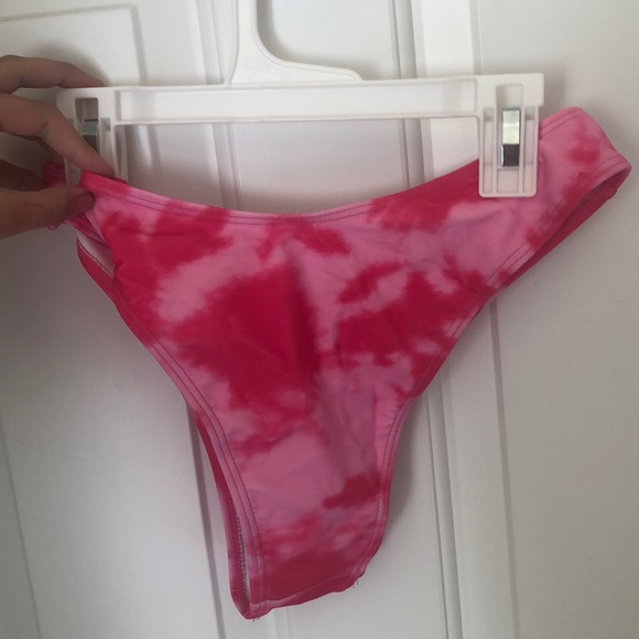 SHEIN PINK TIE DYE BIKINI SET 💗 BRAND NEW - Picture 3 of 3